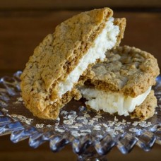 Oatmeal Sandwich Cookie 12 pcs